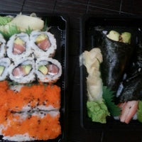 รูปภาพถ่ายที่ Sushi Me โดย Katerina เมื่อ 7/4/2013