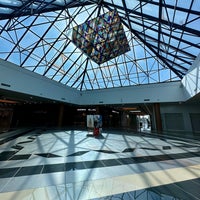 Photo taken at Sahara Mall by 𝐀𝐛𝐝𝐮𝐥𝐥𝐚𝐡 | 𝗢𝗦𝗠 on 1/22/2024