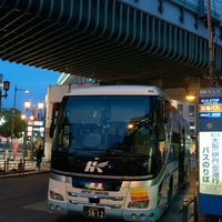 Photo taken at Namba Bus Stop for Osaka Airport by 朱鳥 on 5/8/2023