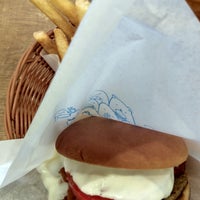 Photo taken at MOS Burger by 朱鳥 on 8/3/2023