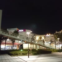 Photo taken at Shoppers Plaza by 朱鳥 on 2/24/2019