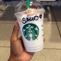 Foto tirada no(a) Starbucks por Saud . em 9/10/2019