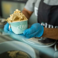 10/21/2020 tarihinde Etna Artisan Gelatoziyaretçi tarafından Etna - Artisan Gelato'de çekilen fotoğraf