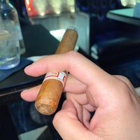 Foto scattata a Cigar Terrace da Ziyad A. il 10/19/2023