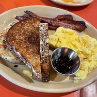 Photo taken at Snooze, an A.M. Eatery by Junho L. on 7/24/2021