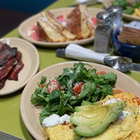 Photo taken at Snooze, an A.M. Eatery by Junho L. on 5/23/2022