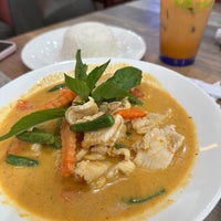 Снимок сделан в Blue Mint Thai &amp;amp; Asian Cuisine пользователем Junho L. 10/21/2023