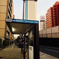Photo taken at 西新宿四丁目バス停 by Takashi K. on 1/21/2017