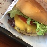 Das Foto wurde bei Burger Capital von M.D am 8/13/2017 aufgenommen