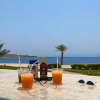 Das Foto wurde bei The Beach Club von Noura am 8/8/2022 aufgenommen