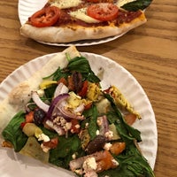 3/6/2022 tarihinde Jessica M.ziyaretçi tarafından Peace A Pizza'de çekilen fotoğraf
