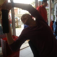 Foto tirada no(a) MiniMarket Mare rus por Саня К. em 6/7/2013