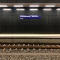 Photo taken at Bahnhof Flughafen Berlin Brandenburg by J P. on 4/16/2022