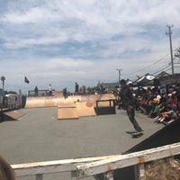 Foto tirada no(a) Santa Cruz Skate and Surf Shop por Z em 6/24/2017
