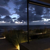 Foto tirada no(a) Dexamenes Seaside Hotel por Aleksei K. em 10/8/2021