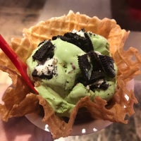 Photo taken at Cold Stone Creamery by tofu on 7/27/2019