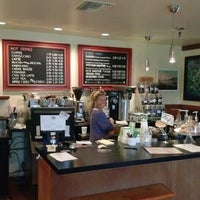Photo prise au Fallbrook Coffee Company par Nancy C. le10/22/2013