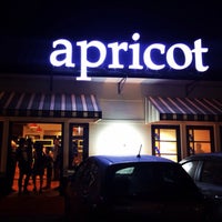 12/3/2013에 Willy G.님이 Apricot Fruit Store에서 찍은 사진