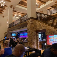 Foto tomada en Salud Lobby Lounge at JW Marriott Starr Pass Resort  por Erlie P. el 6/18/2021