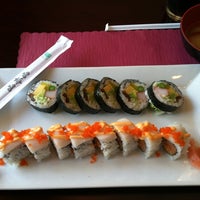 Foto diambil di Yashi Sushi oleh Matthew W. pada 10/16/2012