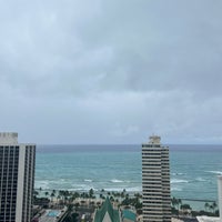 Foto diambil di Hilton Waikiki Beach oleh O! pada 5/16/2024
