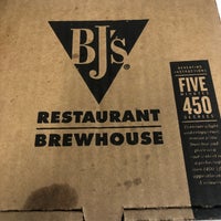 รูปภาพถ่ายที่ BJ&amp;#39;s Restaurant &amp;amp; Brewhouse โดย O! เมื่อ 4/22/2021