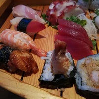 Foto tirada no(a) Sushi King por Natalie L. em 11/21/2017
