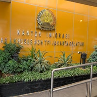 Photo taken at Kantor Imigrasi Kelas I Khusus Jakarta Selatan by Sylvia on 2/21/2023