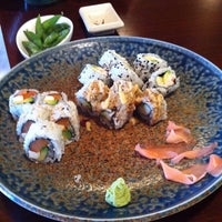 6/14/2013 tarihinde Jennifer D.ziyaretçi tarafından Sushi House'de çekilen fotoğraf