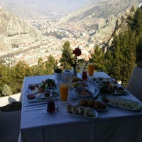 2/23/2014 tarihinde Yamaç B.ziyaretçi tarafından Yamaç Bistro'de çekilen fotoğraf