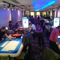 Снимок сделан в Olympic Casino пользователем yoshipon 7/12/2016