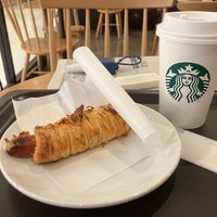 Photo taken at Starbucks by Hirohiko O. on 10/5/2023