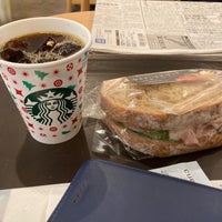 Photo taken at Starbucks by Hirohiko O. on 11/9/2022
