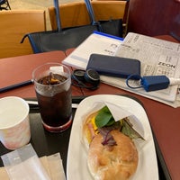 Photo taken at Caffè Veloce by Hirohiko O. on 5/17/2022