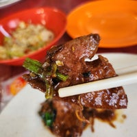 Photo taken at Keng Eng Kee KEK Seafood by Sukhatai on 11/11/2023