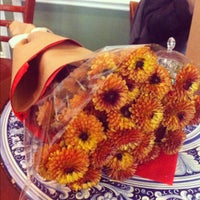 Das Foto wurde bei Flowers And Company von Alyssa K. am 11/18/2012 aufgenommen