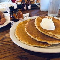 Photo taken at Cracker Barrel Old Country Store by Sean M. on 10/26/2018