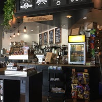 Photo prise au Kettle Coffee &amp;amp; Tea par Sean M. le11/3/2017