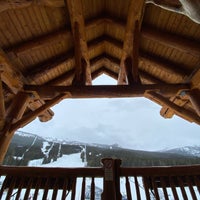 Foto tirada no(a) Lake Louise Ski Area &amp;amp; Mountain Resort por Afarinesh P. em 2/21/2023