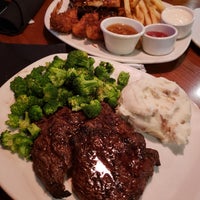 Photo taken at Outback Steakhouse by سارا on 4/20/2019