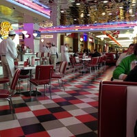 Photo taken at Johnny Rockets by Святослав Ф. on 4/24/2013