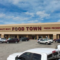 รูปภาพถ่ายที่ Food Town โดย Food Town Grocery Stores เมื่อ 2/22/2019