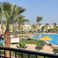 Photo taken at DoubleTree by Hilton Sharm El Sheikh - Sharks Bay Resort by OMAR on 10/10/2023