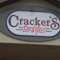 Foto tirada no(a) Cracker&amp;#39;s Bar &amp;amp; Grill por Michelle A G. em 11/4/2019