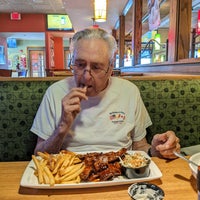 Photo taken at Applebee&amp;#39;s Grill + Bar by Michelle A G. on 4/14/2022