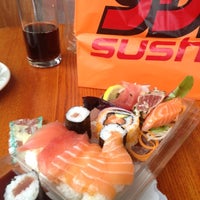 Photo taken at YO! Sushi by Mauricio G. on 10/11/2012