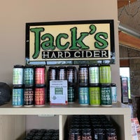 Photo taken at Jack&amp;#39;s Hard Cider by Evan B. on 8/18/2019