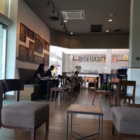 Photo taken at Starbucks by รัชชสิทธิ์ เ. on 3/24/2019