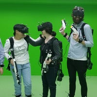 Foto scattata a GloStation - Hyper Reality VR Escape Rooms da Huda A. il 2/26/2018