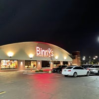Photo taken at Binny&amp;#39;s Beverage Depot by Jemillex B. on 5/1/2021